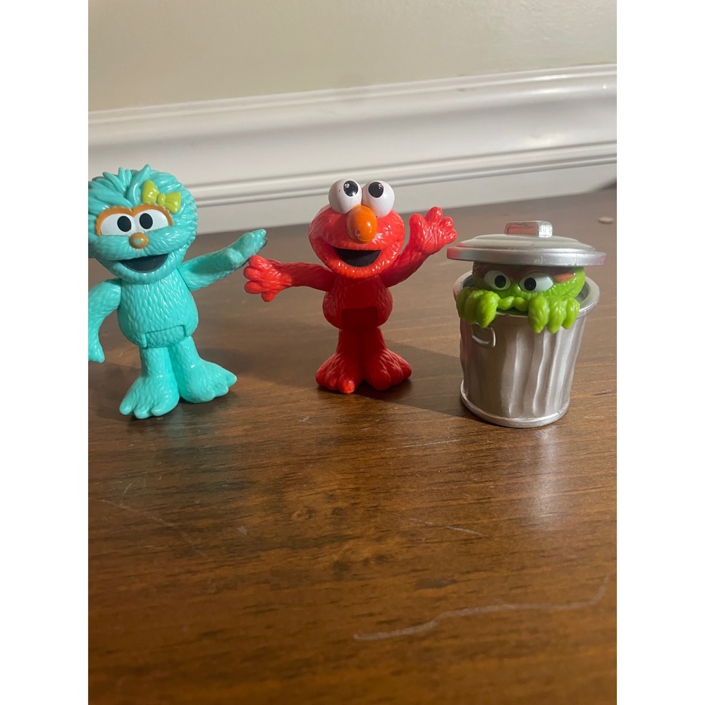 Sesame Street Figure Lot Elmo Rosita Oscar the Grouch Toy Figurines 3pc Set